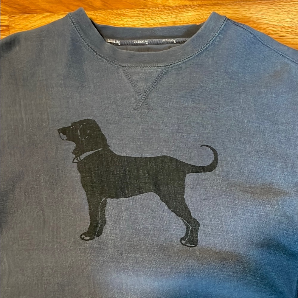 The black dog crewneck